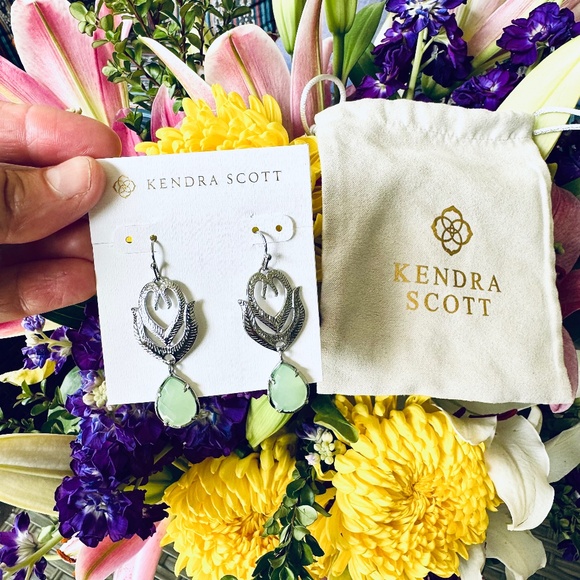 Vintage Kendra Scott Paloma Chalcedony Earrings ~ Rara! - Picture 2 of 5